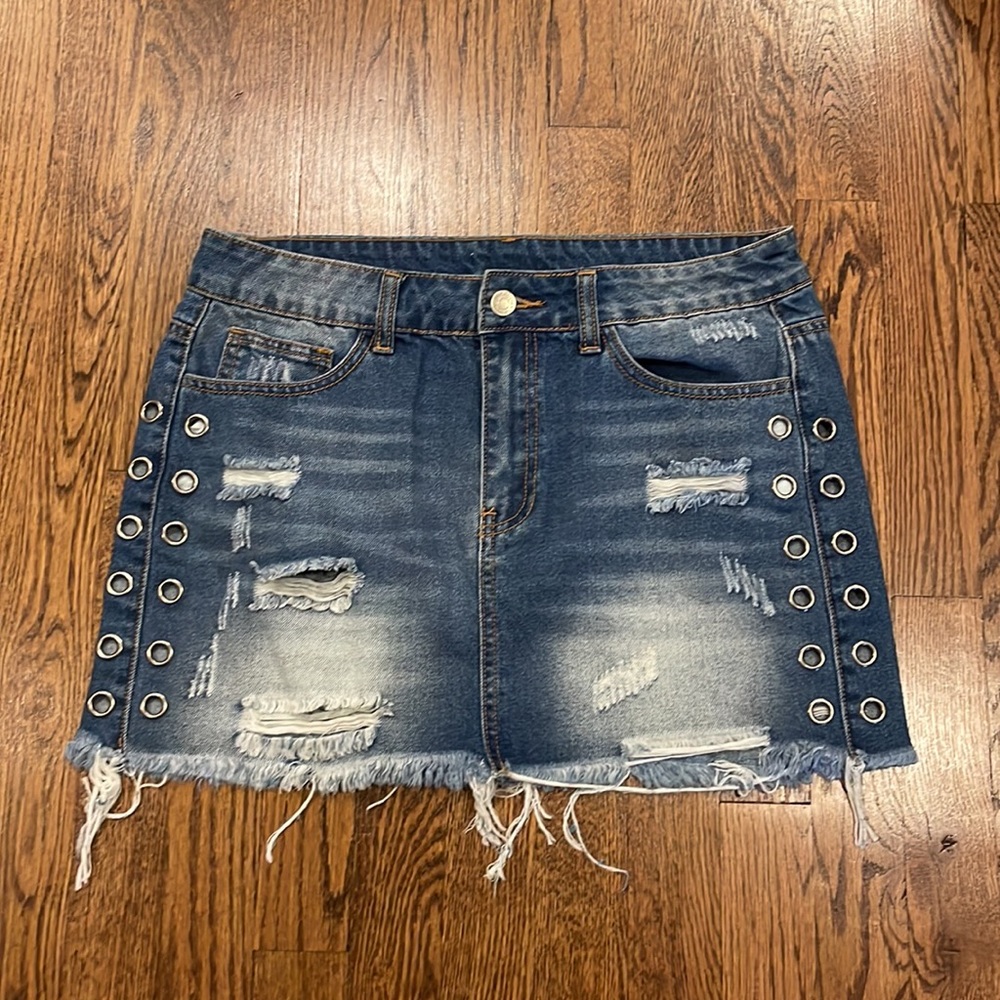 Litz distressed raw hem denim skirt with side metal grommets size medium